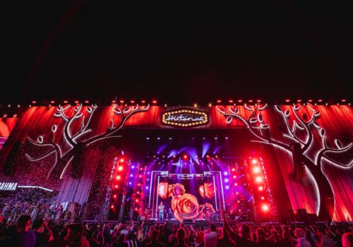 locação de vans para o show Histórias