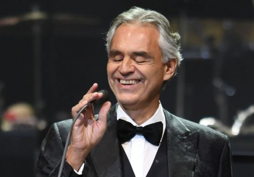 Locação de vans e micro-ônibus para o show do Andrea Bocelli
