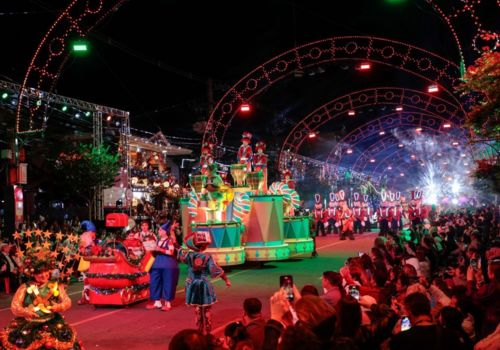 Locação de vans e micro-ônibus para a 40ª edição do Natal Luz de Gramado